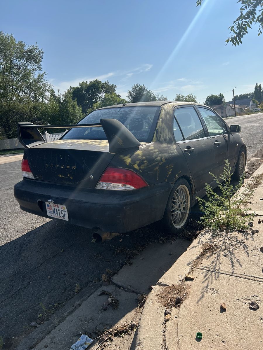 Mitsubishi Lancer Sedan - Manual - Project / Non-Running Car