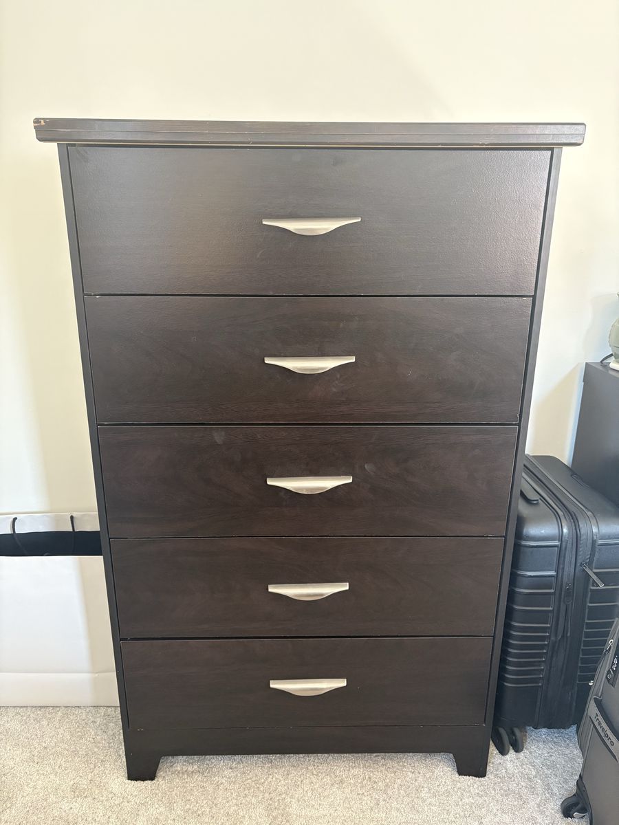 Dark Brown 5-Drawer Dresser/Chest - Bedroom Storage Solution