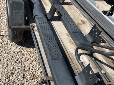 2021 Ram 2500 4 door Running boards