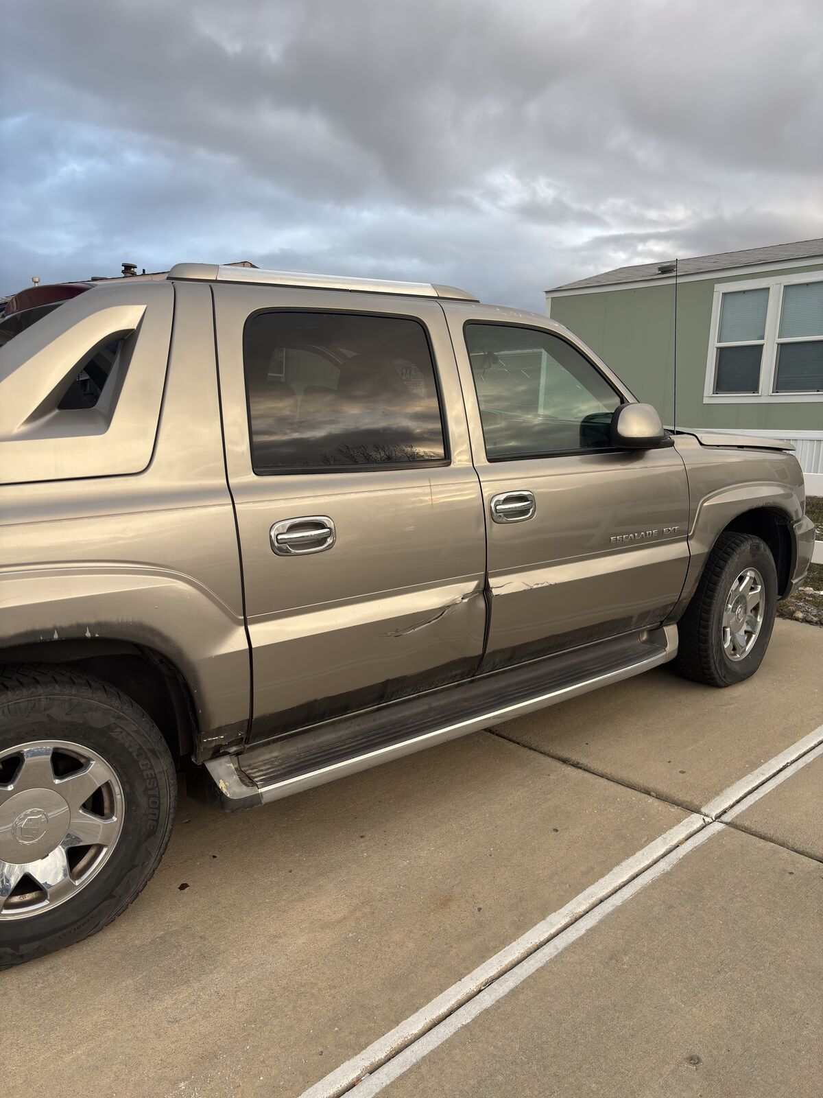 2002 Cadillac Escalade EXT Base