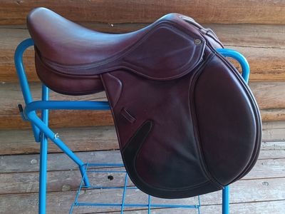 17" Royal Heritage English Saddle