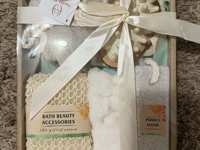 2 Bath & Spa Gift Sets