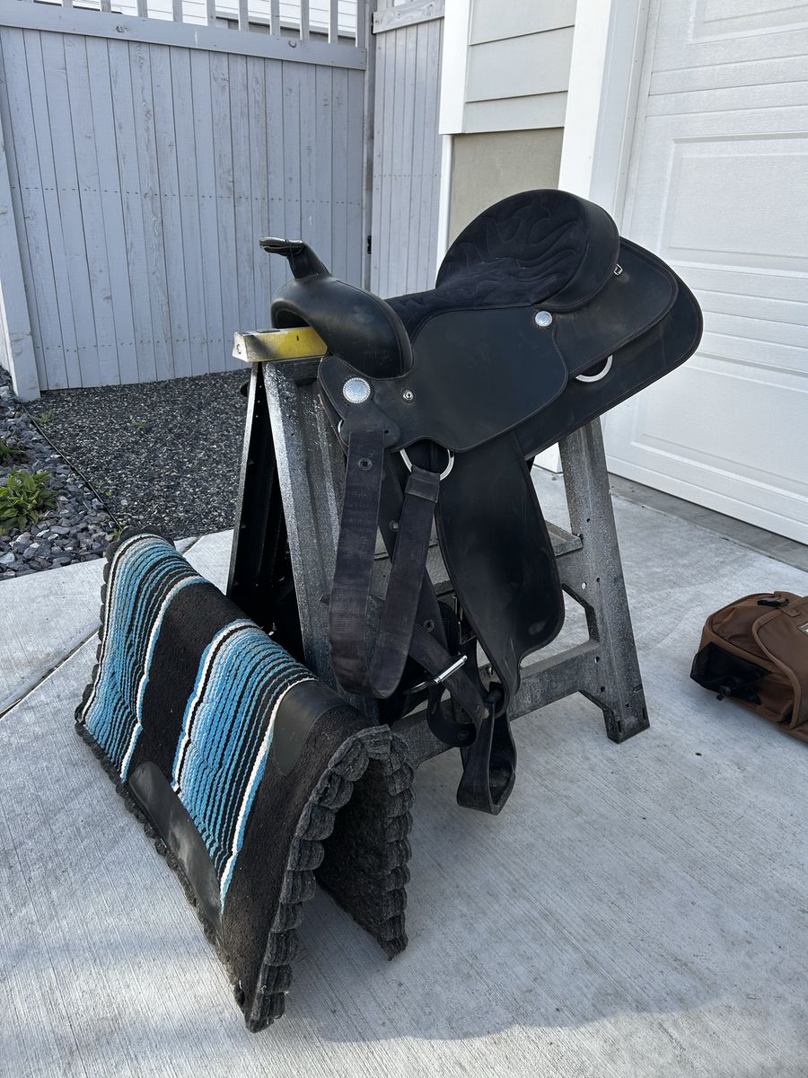 Black 16” Western Saddle