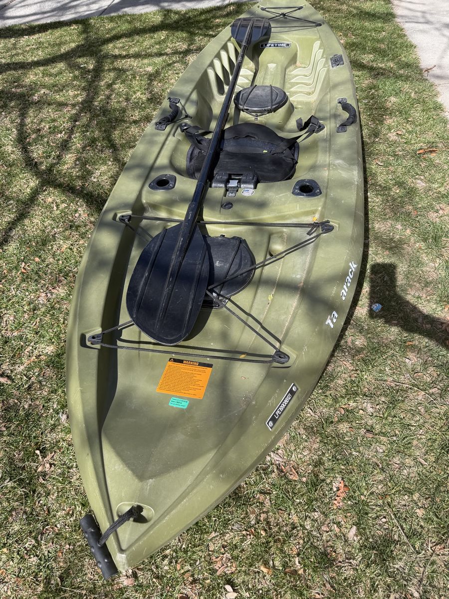 Fishing kayak