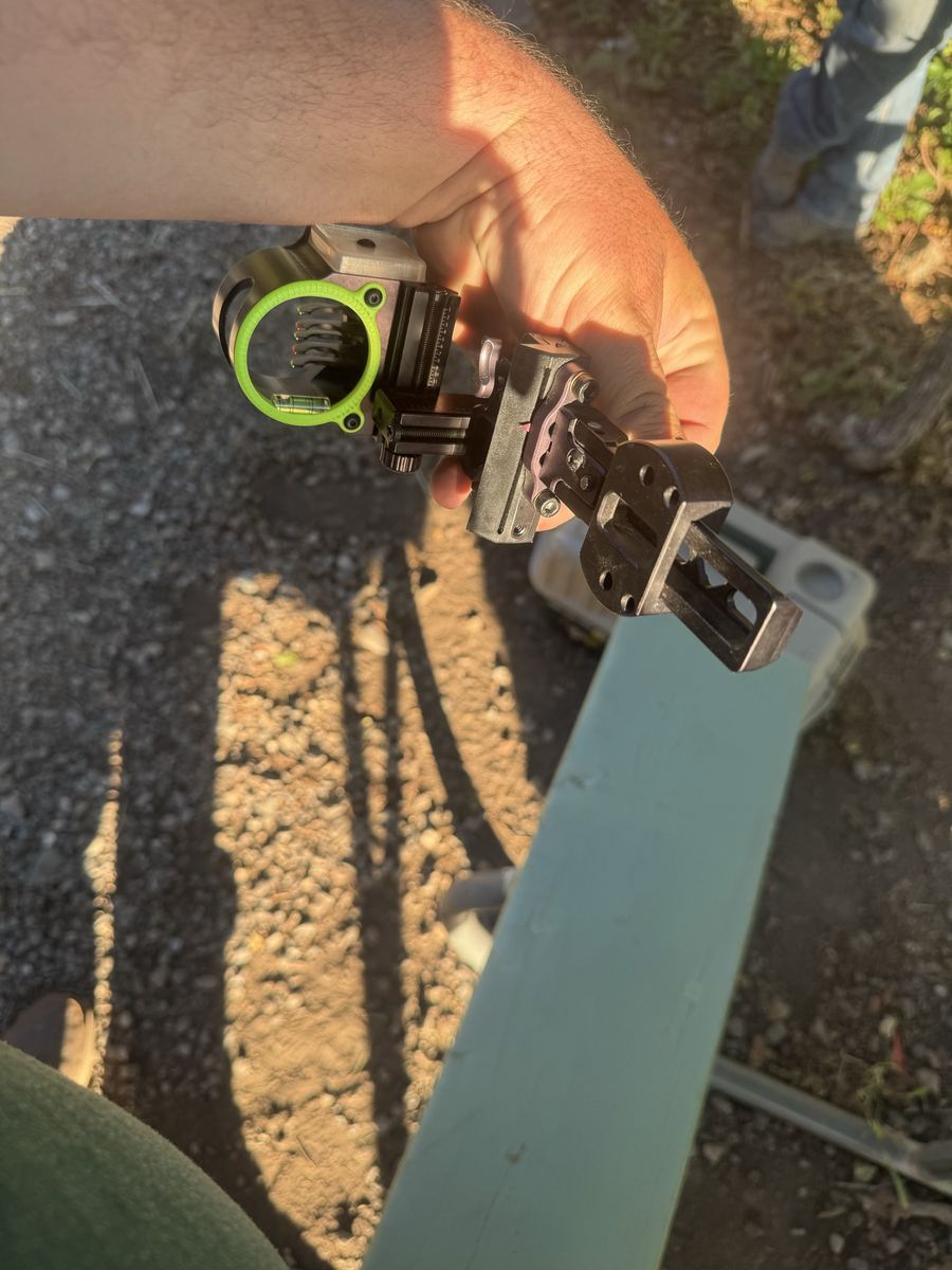 Black gold sight
