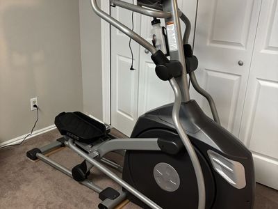 Elliptical Spirit Fitness XE 295