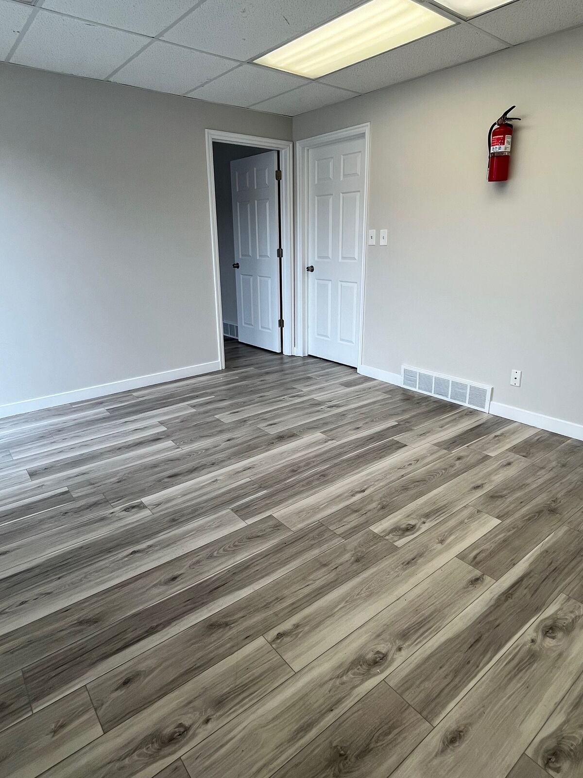 AVAILABLE NOW! Office/Warehouse Space in Midvale!