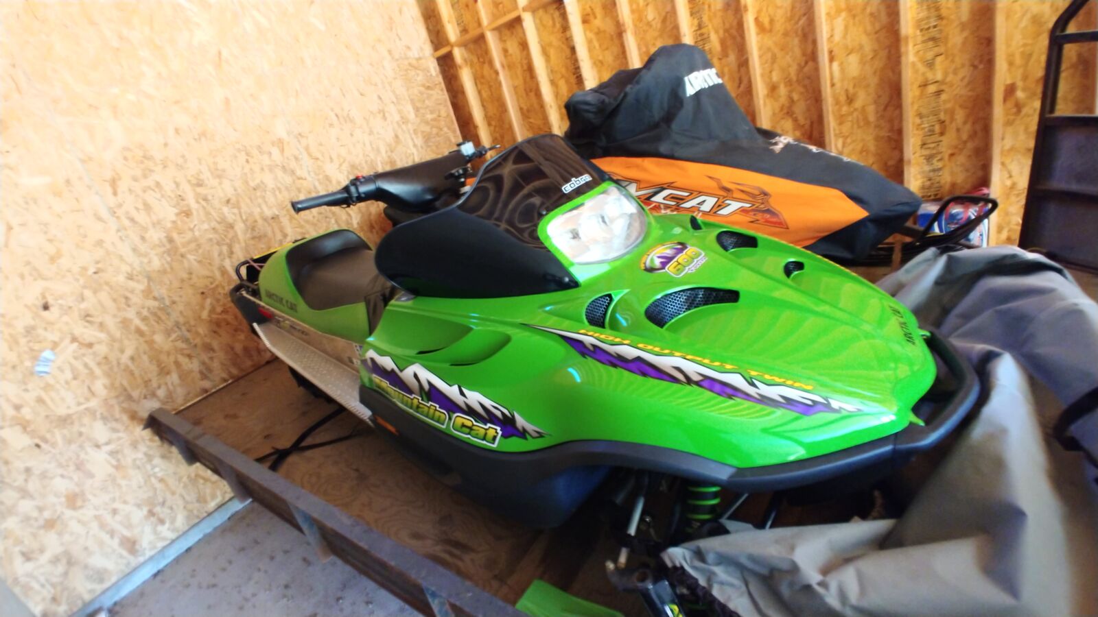 Very clean 2001 Artic Cat Mountain Cat 600 EFI - low miles