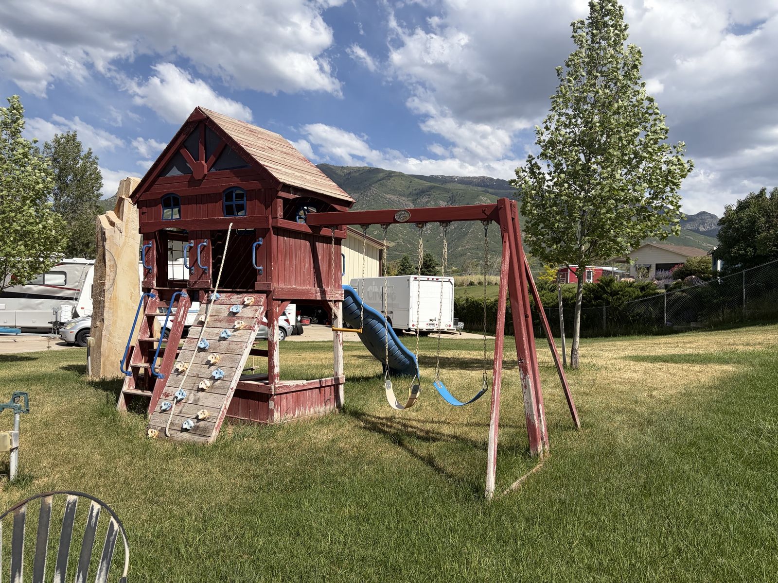 Sunday premium playhouse swingset