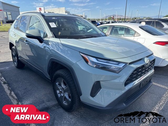 2022 Toyota RAV4 XLE