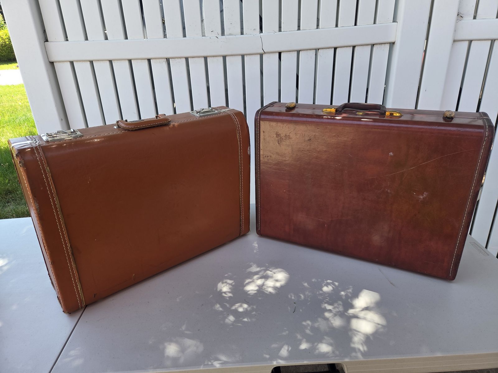 Vintage Samsonite Brown Hardshell Suitcases (2-Piece Set) - Ideal for Storage & Decor