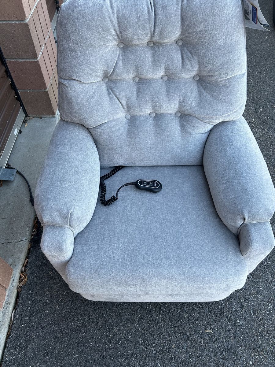 Petite Power Recliner