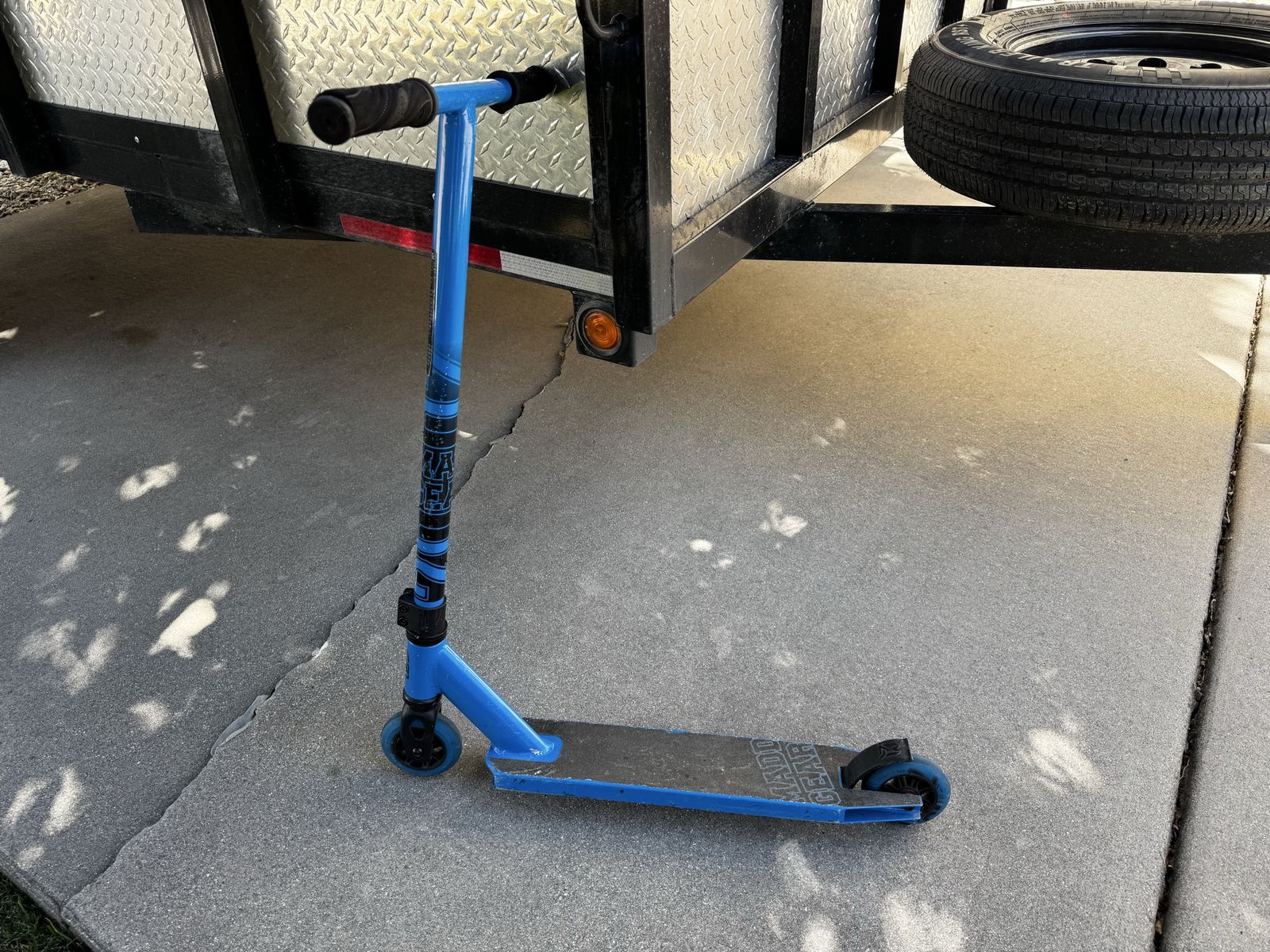 MADD Gear Stunt Scooter
