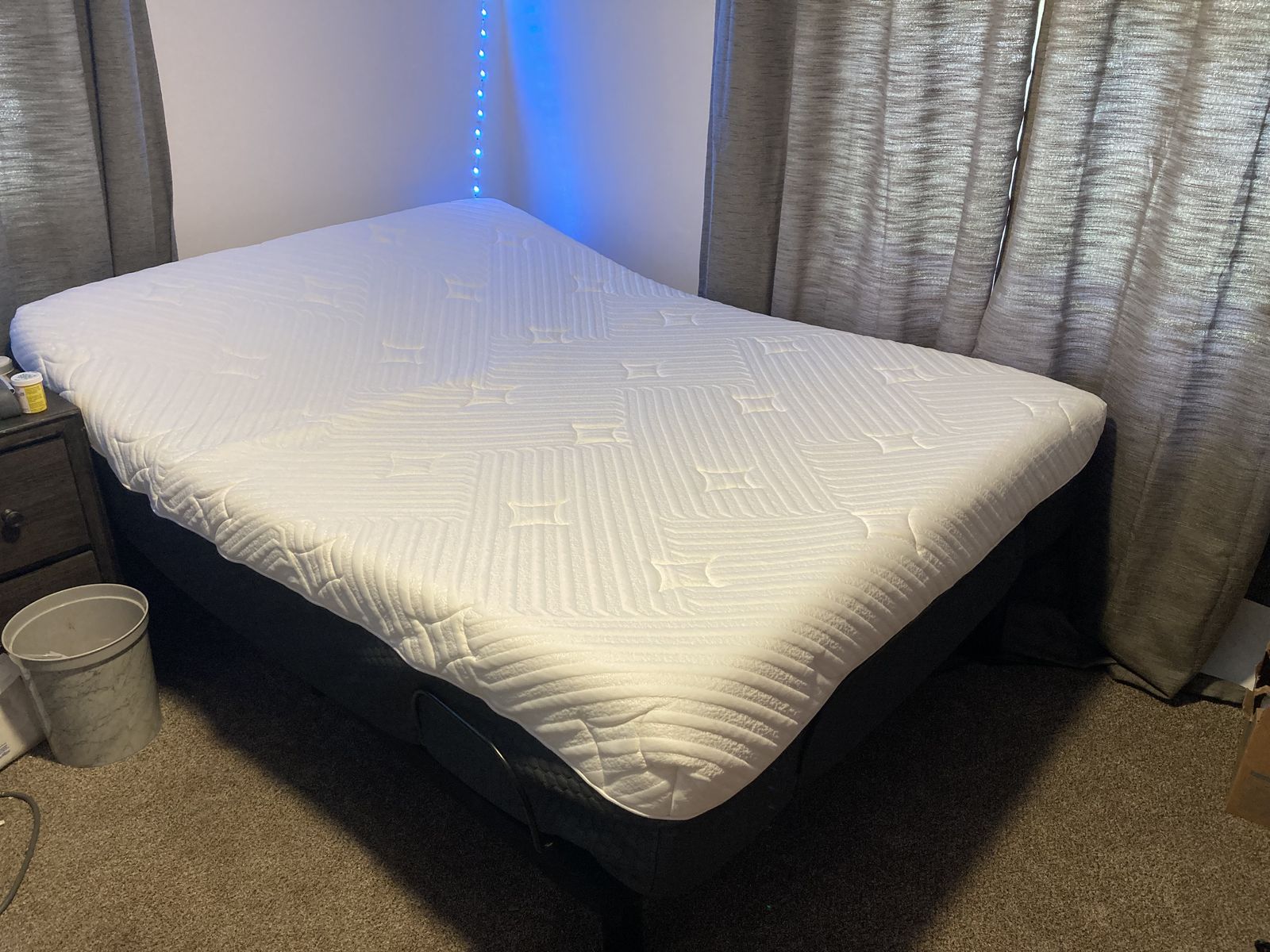 Adjustable bed frame