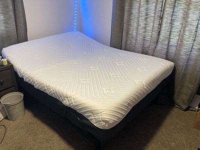 Adjustable bed frame
