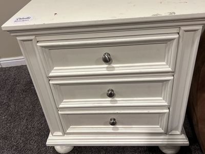 3 drawer night stand