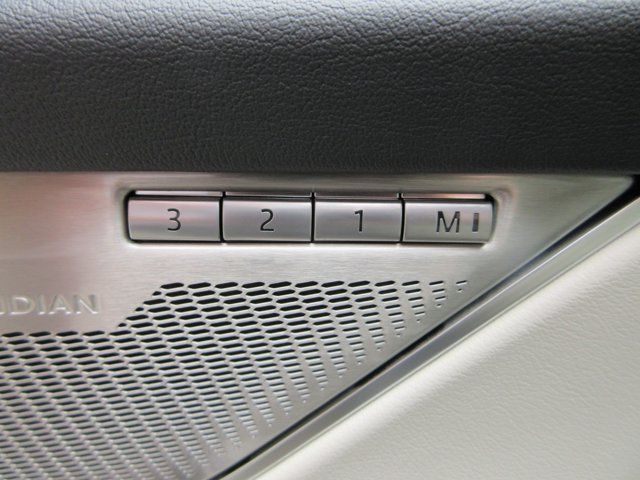 Main image 30