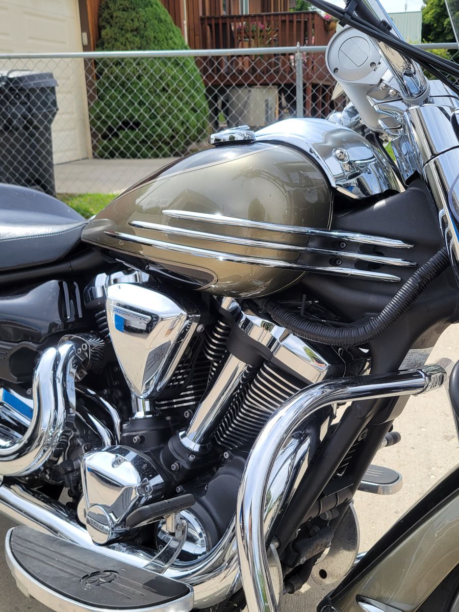 Big 2006 Yamaha Cruiser