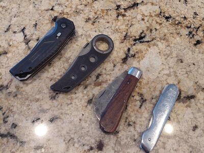 4 pocket knives $15