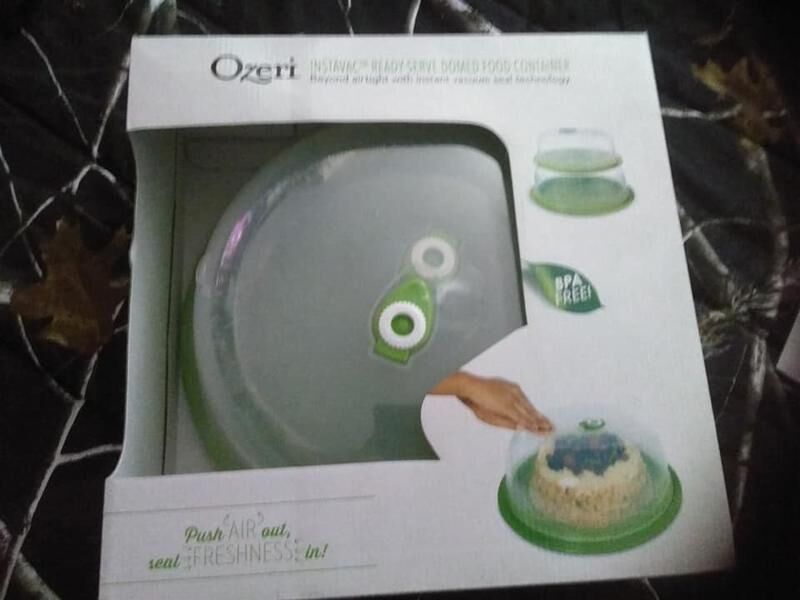 Instavac Dome Food/Cake Storage Container