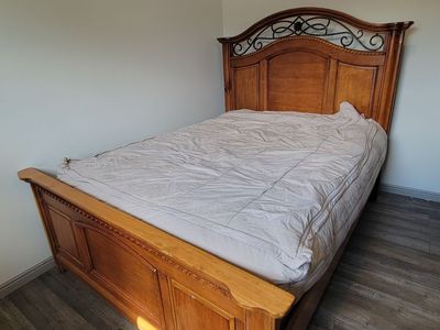 Solid Wood Queen Bed, Dresser and Nightstand