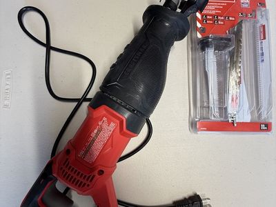 Craftsman reciprocating saw with extra blades
