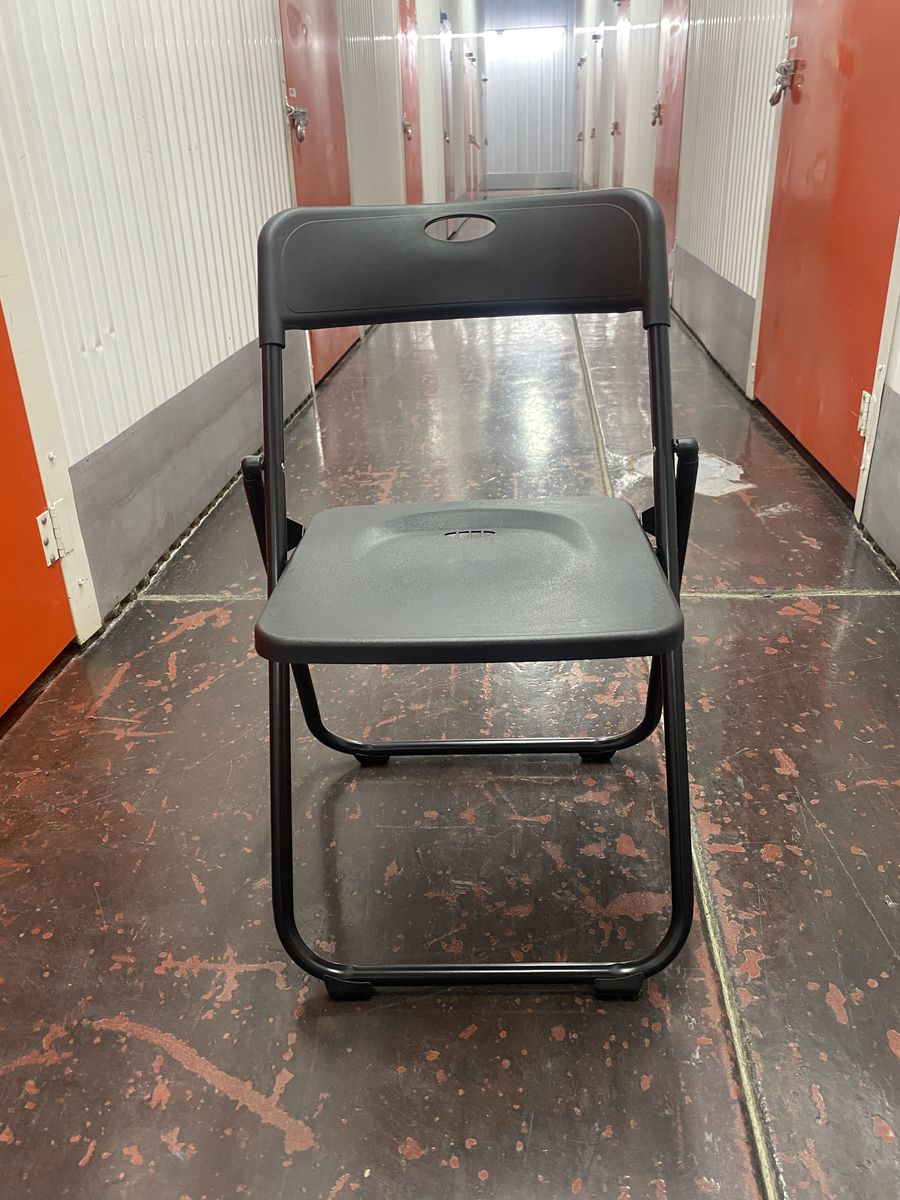 BLACK FOLDING CHAIRS. SET OF 6