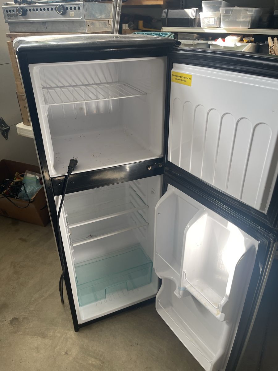 Magic chef apartment fridge