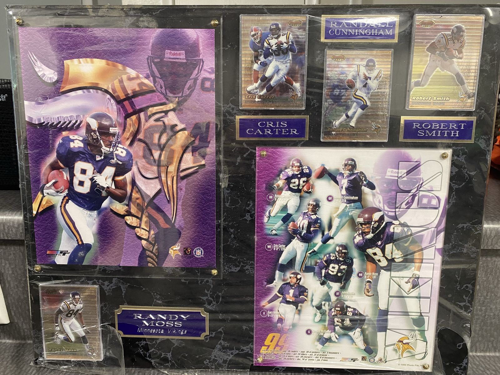 Minnesota Vikings plaque with cards