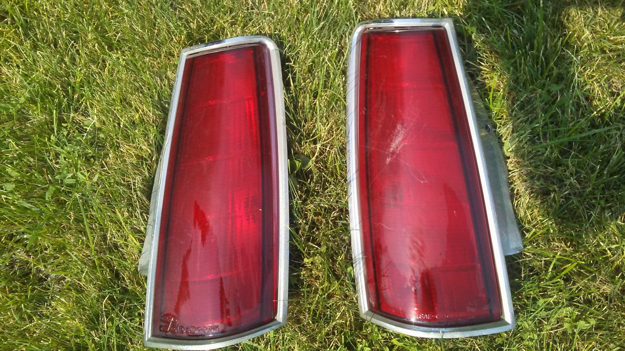 LINCOLN MK VII TAIL LIGHTS