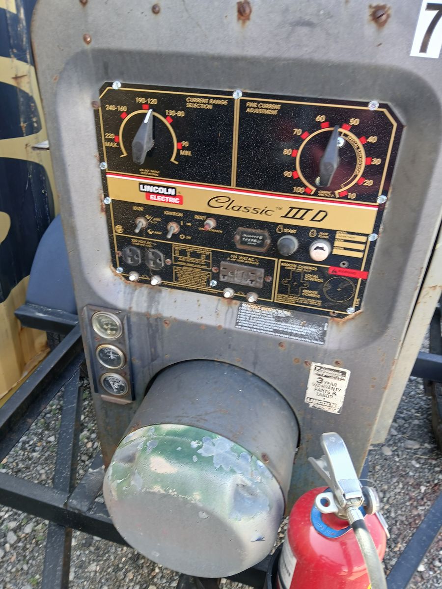 Lincoln Electric Classic III D SA300 D Pipeliner Welder - Runs, 81229 & 14423 Hours  TWO FOR SALE