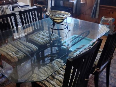 Kitchen glass table w/4 chairs
