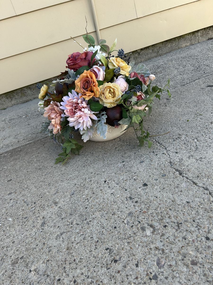 Main image 6