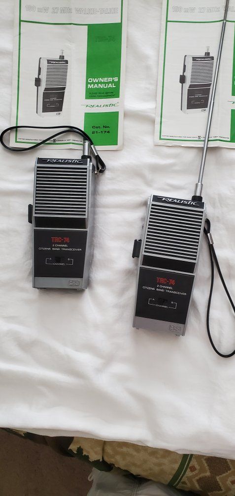 Vintage Realistic TRC-74 Citizens Band Transceiver Walkie-Talkie with Manual
