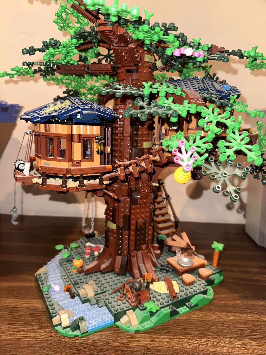LEGO Ideas 21318 Tree House Built Set