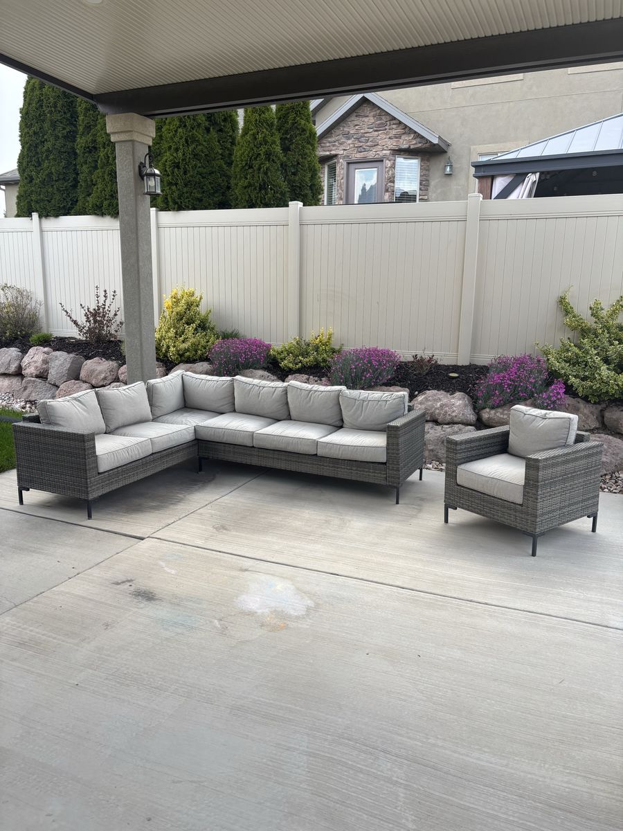 7 piece outdoor wicker/rattan sectional and chair