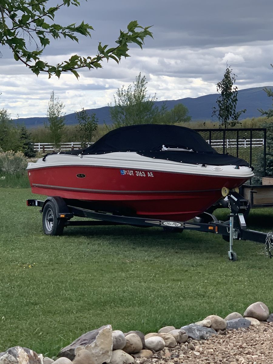 Sea Ray 175 Sport Bowrider Boat with Trailer - Red/White, good Condition,