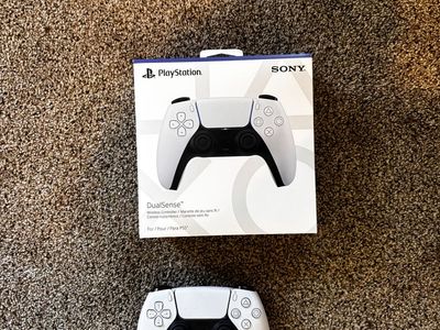 New Sony PlayStation 5 DualSense Wireless Controllers - White (One NIB)