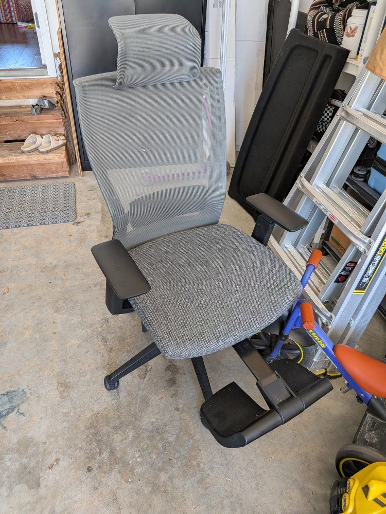 Ergonomic Mesh Office Chair with Headrest and Footrest - Gray Adjustable Swivel Task Chair