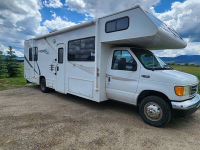 2003 Four Winds Majestic 28' Class C Motorhome – Completely Remodeled
