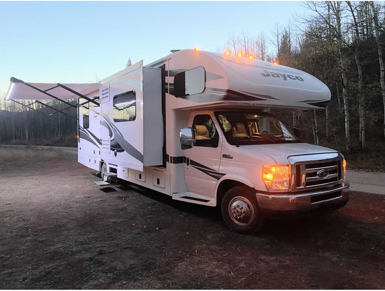 2018 Jayco Greyhawk 29ME Class C Motorhome with 3 popouts