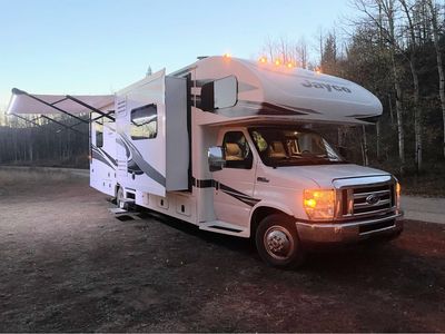 2018 Jayco Greyhawk 29ME Class C Motorhome with 3 popouts