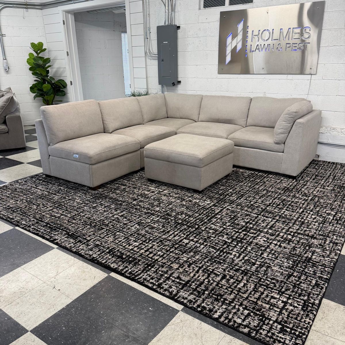 COSTCO THOMASVILLE ROCKFORD 6-PIECE FABRIC MODULAR SECTIONAL W/ STORAGE OTTOMAN & POWER FOOTRESTS!!