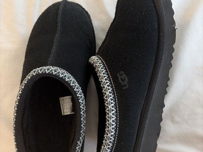 Black Uggs!