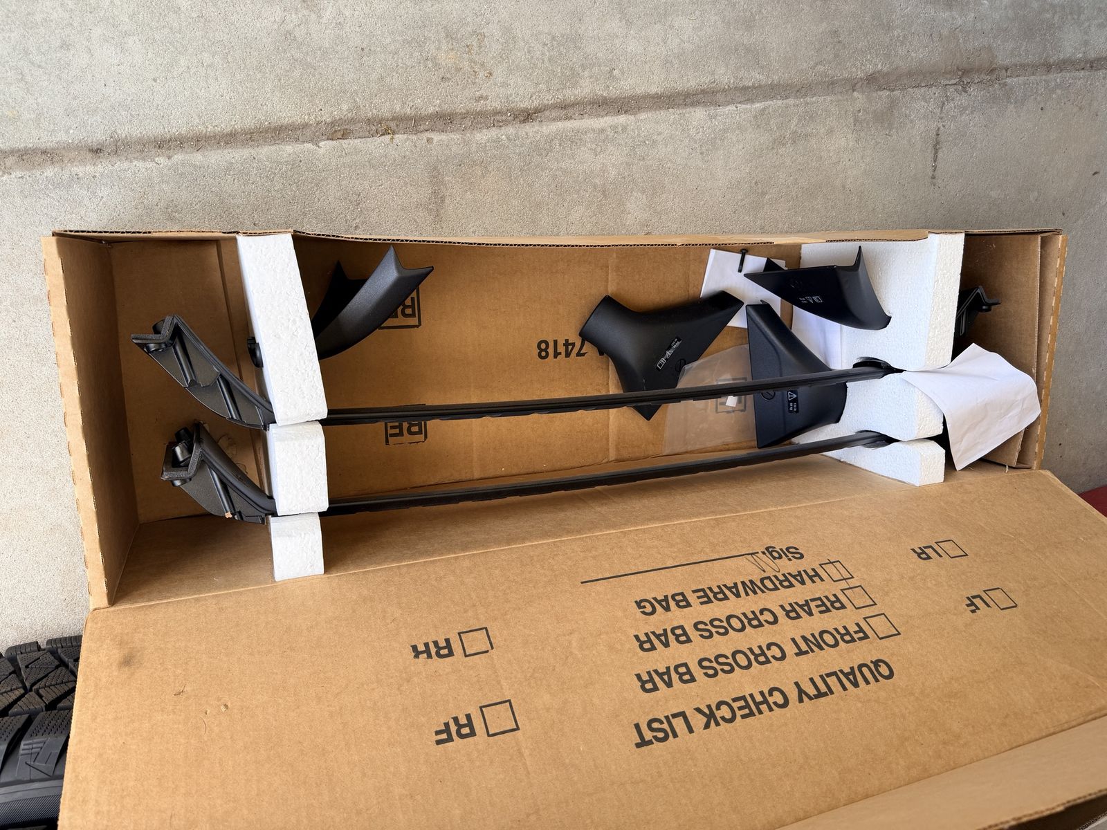 Nissan Rogue roof rack cross bars