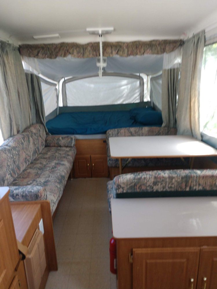 Pop up camper