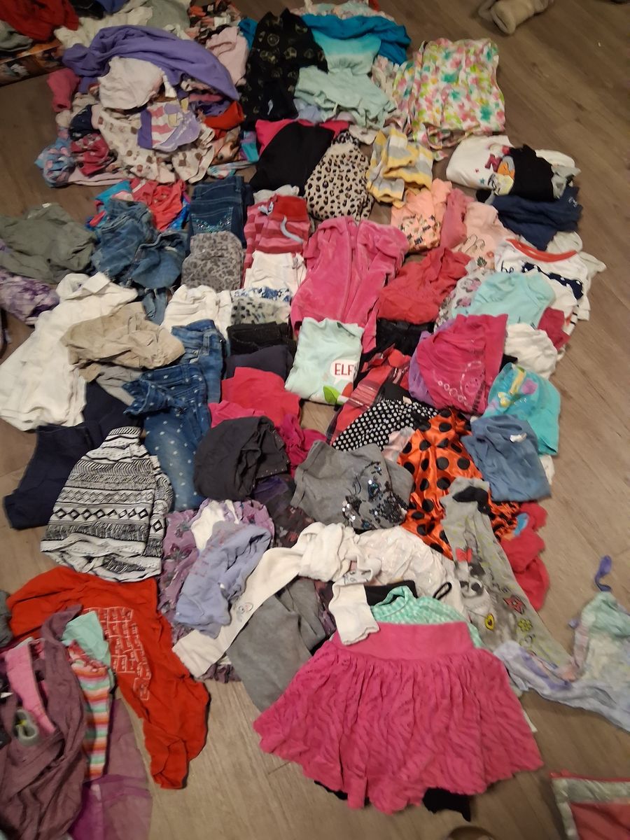 Girls size 4 80 plus pieces