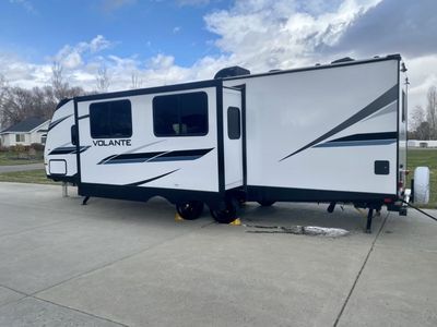 2022 Volante Crossroads *FULLY FURNISHED*