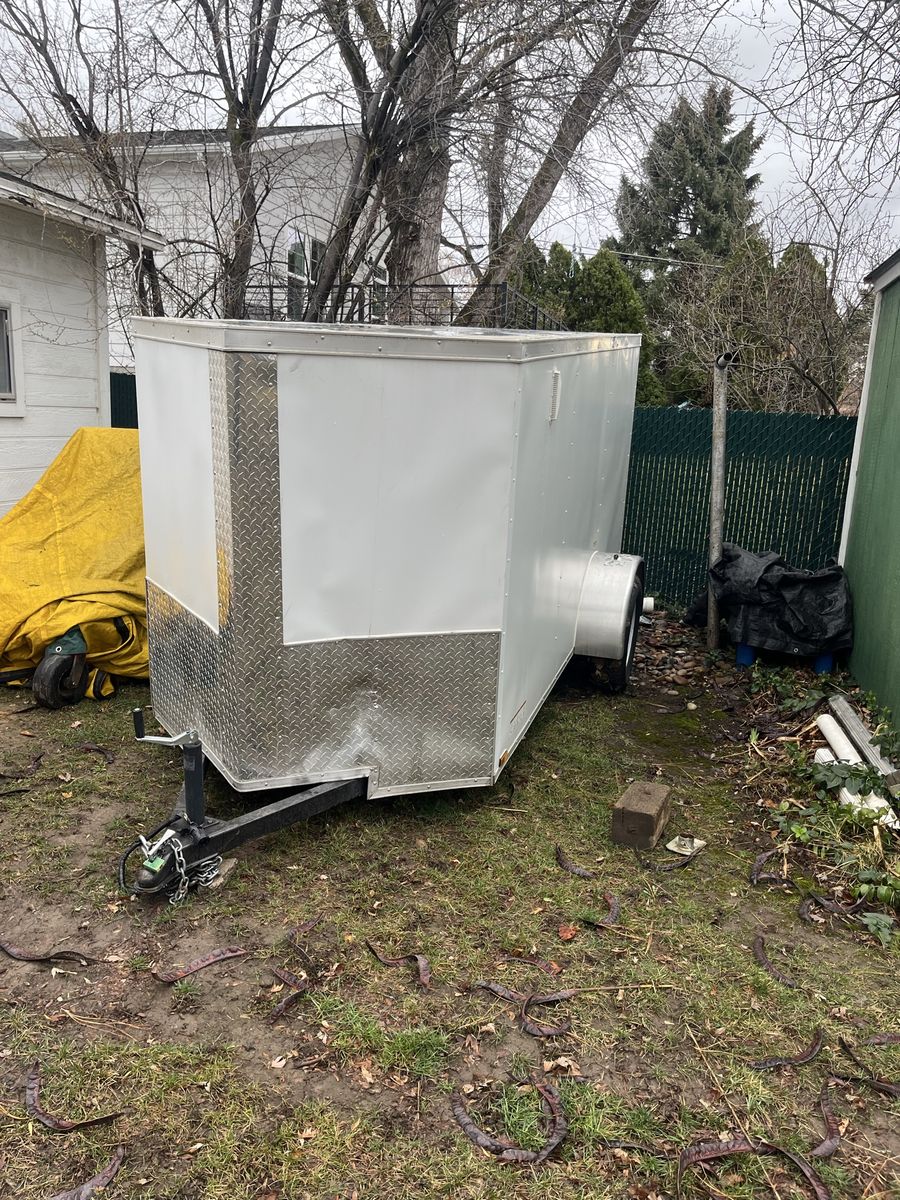 5x10 enclosed trailer