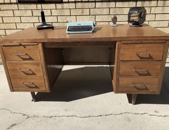 Vintage Mid Century Modern desk awesome quality made by Leopold MCM